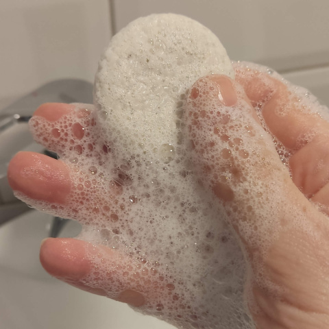 Szampon w Kostce – Biały z Rumiankiem bezzapachowy ultra łagodny Szampon w Kostce – Biały z Rumiankiem bezzapachowy ultra łagodny